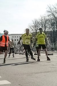 J&ouml;rg von de Fenn. Blinder Inlineskater beim Vattenfall Berliner Halbmarathon Inlineskating 2011. Bild 2